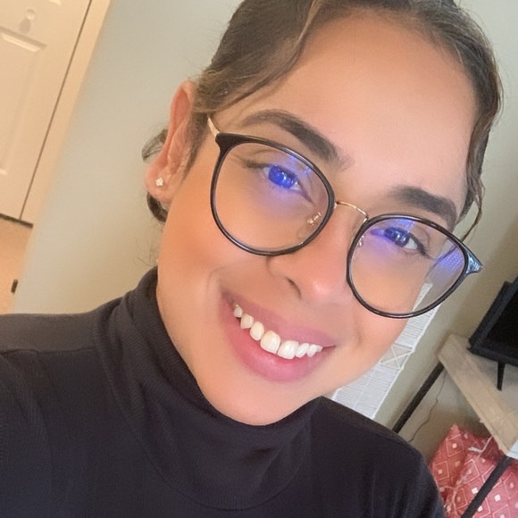 Meet your Posher, Sara - Picture 1 of 1